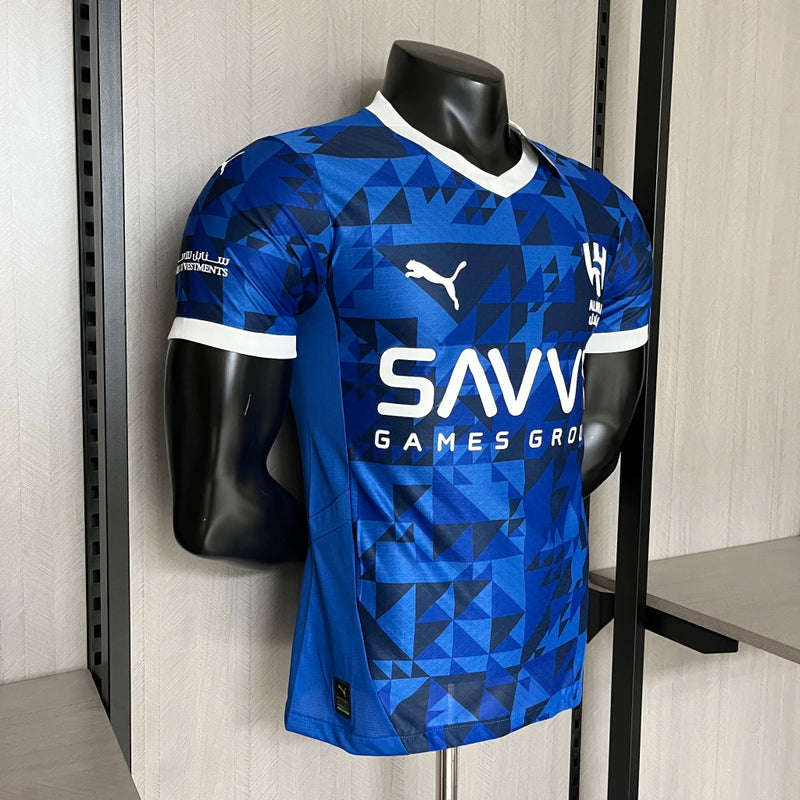 Camisa Al-Hilal 24/25 Home Masculina Modelo Player Azul Puma - uniforme de futebol versão jogador, manto do Al-Hilal FC com tecido leve, caimento slim e tecnologia de alta performance.