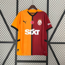 Camisa Galatasaray Home I 2024/25 Puma Torcedor Masculina Laranja com detalhes em vermelho, escudo do clube, design moderno e confortável para torcedores apaixonados.