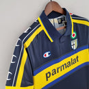 Camisa Parma Third III 1999/00 Retrô Masculina Azul com escudo bordado, design clássico e visual autêntico inspirado na terceira camisa do clube italiano.”