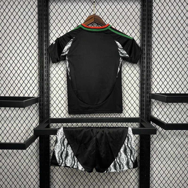Kit Infantil Arsenal Away II 2024/25 Adidas – Conjunto com camisa e short, design moderno, tecido leve e respirável, ideal para pequenos torcedores do Arsenal.