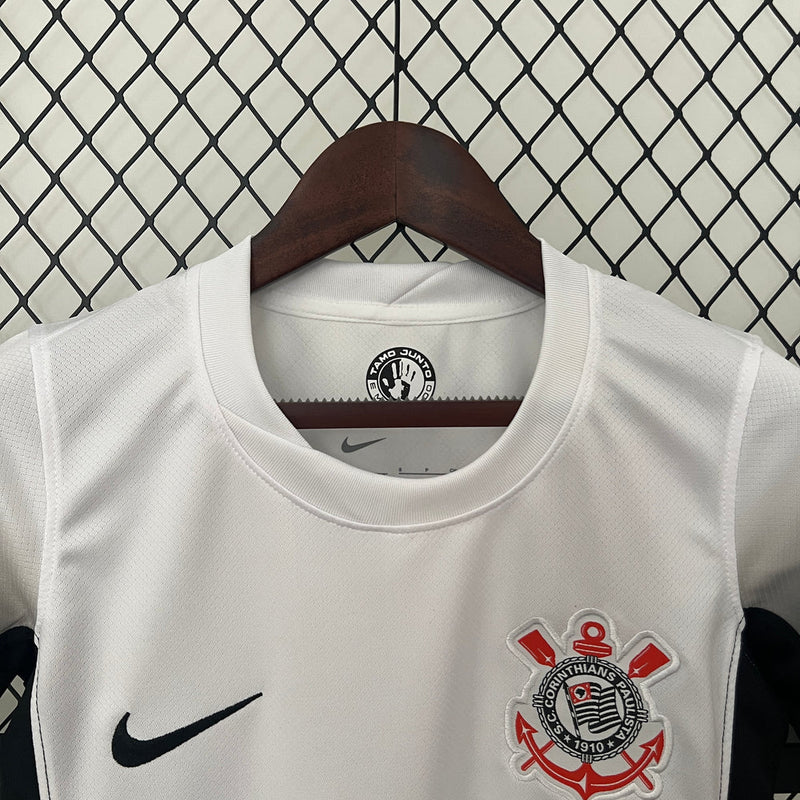 Camisa Corinthians Home 2024/25 Feminina Nike para torcedora, preta com detalhes em branco, modelo oficial do clube, ideal para fãs mulheres do Corinthians"