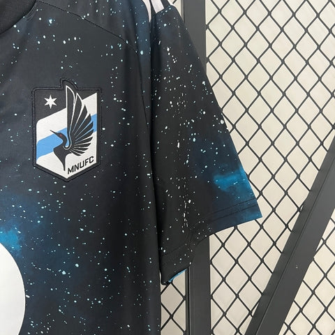 Camisa Minnesota United titular 1 2024/25 Adidas Torcedor Masculina Preta, uniforme MLS, Waze Mix"