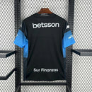 Camisa Racing Away II 2024/25 Kappa Torcedor Masculina na cor preta, uniforme do Racing Club da Argentina, modelo masculino temporada 2024/25, confortável e respirável para torcedores e colecionadores.