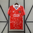 "Camisa União Soviética Home I 1990/91 Adidas retrô masculina vermelha com detalhes dourados, gola careca e tecido leve respirável para torcedores e colecionadores"