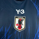 Camisa Japão Home I 2024/25 Y-3 Torcedor Masculina azul, uniforme conceitual inspirado na seleção japonesa, design moderno com assinatura Y-3, tecido respirável e confortável, ideal para torcedores, colecionadores e fãs de moda esportiva.