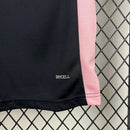 Camisa torcedor masculina do Palermo modelo Away 2025/26 Puma, preta com detalhes em rosa e escudo retrô bordado."