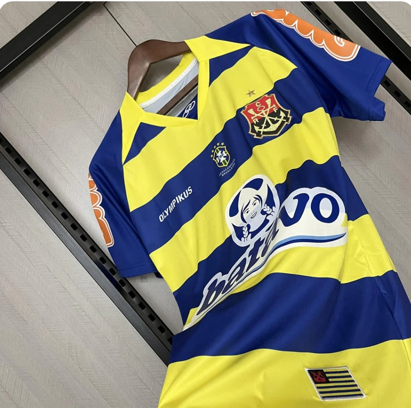 Camisa Flamengo Third III 2010/11 Batavo Retrô Masculina azul e amarela, modelo histórico com escudo bordado e design diferenciado para colecionadores e torcedores.