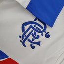 “Camisa Rangers FC Away II 1994/95 Umbro Retrô Masculina Branca, uniforme retrô clássico do Rangers, design nostálgico e confortável para torcedores apaixonados.”