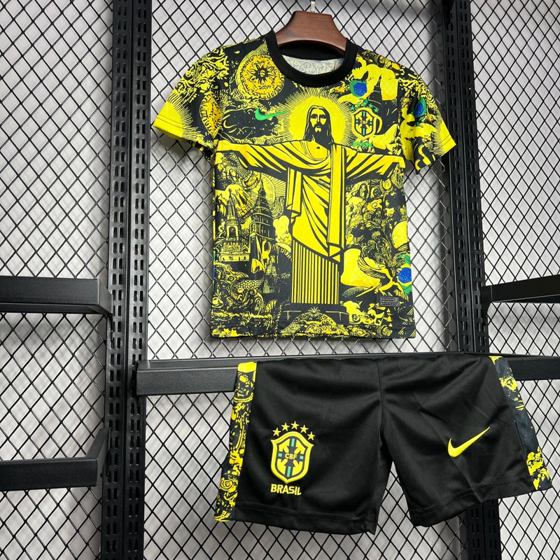 Kit Infantil Brasil Edição Especial 2024/25 Nike - camisa e short infantil da Seleção Brasileira, edição Copa América Cristo Redentor, uniforme oficial 2024/25, tecido leve e confortável, ideal para pequenos torcedores