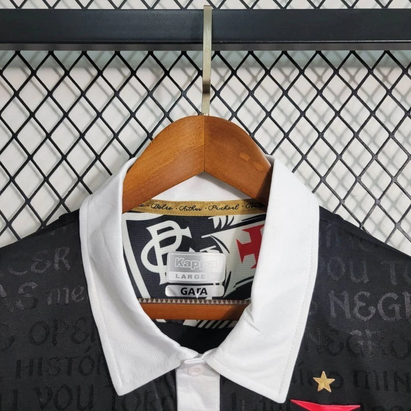 Camisa Vasco Third III 2023/24 Kappa Torcedor Masculina, design moderno com cores da terceira opção, escudo do Vasco bordado no peito, manga curta e gola redonda, perfeita para torcedores e uso casual."