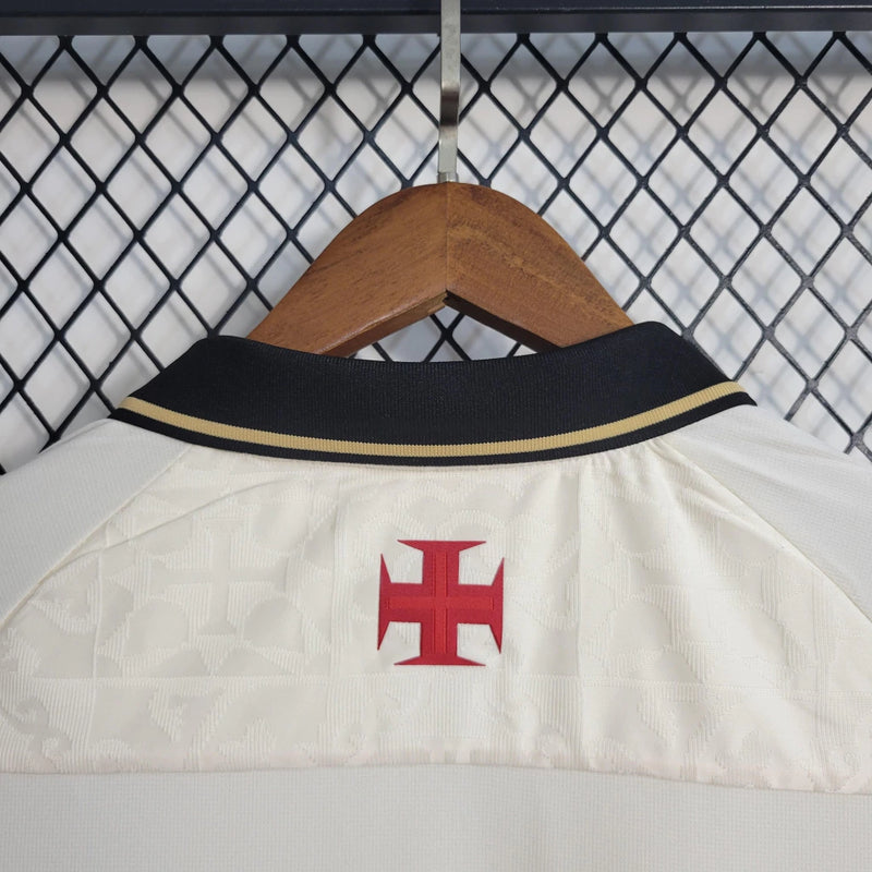 Camisa Vasco da Gama Third III 2022/23 Kappa Torcedor Masculina bege com escudo do clube e detalhes clássicos, gola redonda e tecido leve respirável"
