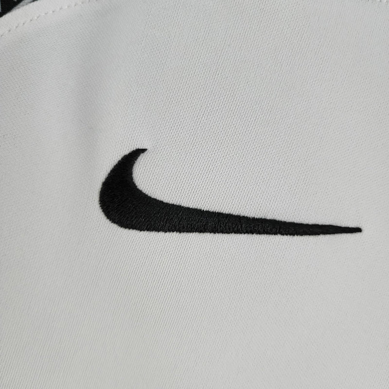 Camisa Nigéria Away II 2022/23 Nike Torcedor Masculina branca – uniforme de futebol seleção nigeriana, modelo away moderno com design da Nike para torcedores e colecionadores."Camisa Nigéria Away 2022/23
Camisa seleção Nigéria branca
Camisa Nigéria Nike 2022
Camisa Nigéria 2022/23 torcedor
Uniforme Nigéria Nike Away
Camisa Nigéria masculina original
Camisa de futebol Nigéria Nike
Camisa Nigéria para colecionador