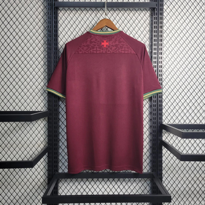 Camisa Vasco da Gama Goleiro 2022/23 Kappa Masculina vinho, manga longa, detalhes da marca Kappa nas mangas e escudo do clube bordado no peito"