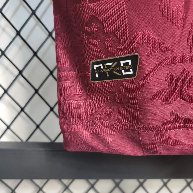 Camisa Vasco da Gama Goleiro 2022/23 Kappa Masculina vinho, manga longa, detalhes da marca Kappa nas mangas e escudo do clube bordado no peito"