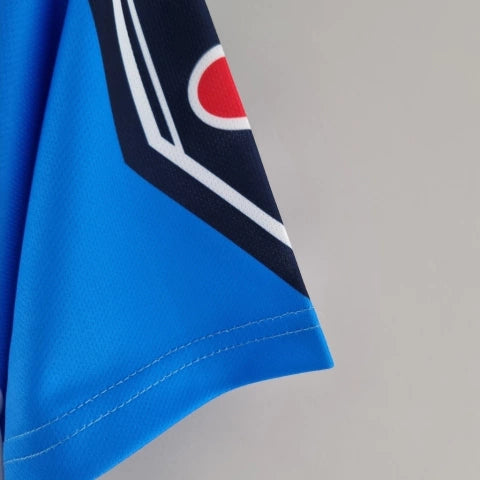 Camisa Parma Goleiro 1999/00 Retrô Masculina Azul com escudo bordado, design clássico e visual autêntico dos goleiros lendários do futebol italiano.”