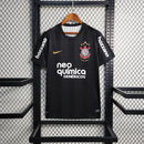 Camisa preta do Corinthians temporada 2010 com detalhes brancos