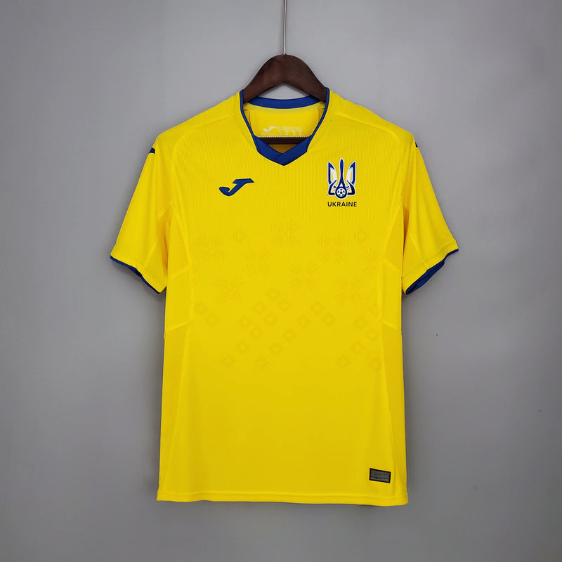 Camisa Ucrânia Home I 2020/21 masculina amarela com detalhes em azul, gola careca e tecido leve respirável para torcedores"