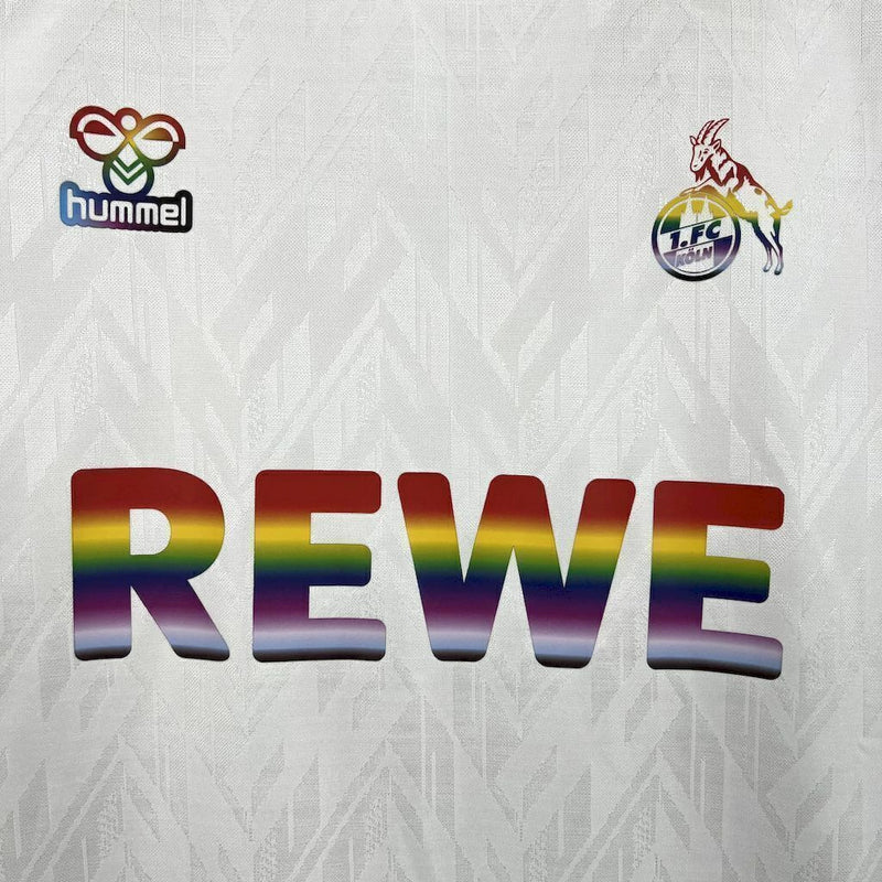 Camisa 1. FC Köln Diversidade 2024/25 masculina da Hummel, oficial, design colorido representando diversidade, tecido respirável, modelo torcedor.