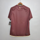 Camisa PSG Away II 2006/07 Nike Retrô Masculina Vinho, uniforme clássico alternativo do Paris Saint-Germain com design elegante e escudo bordado, ideal para colecionadores e torcedores apaixonados.