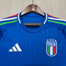 Camisa Itália Home I 2024/25 Adidas masculina, azul, com escudo da seleção italiana em destaque, tecido leve e respirável, ideal para treinos, jogos e torcer pelo time.”