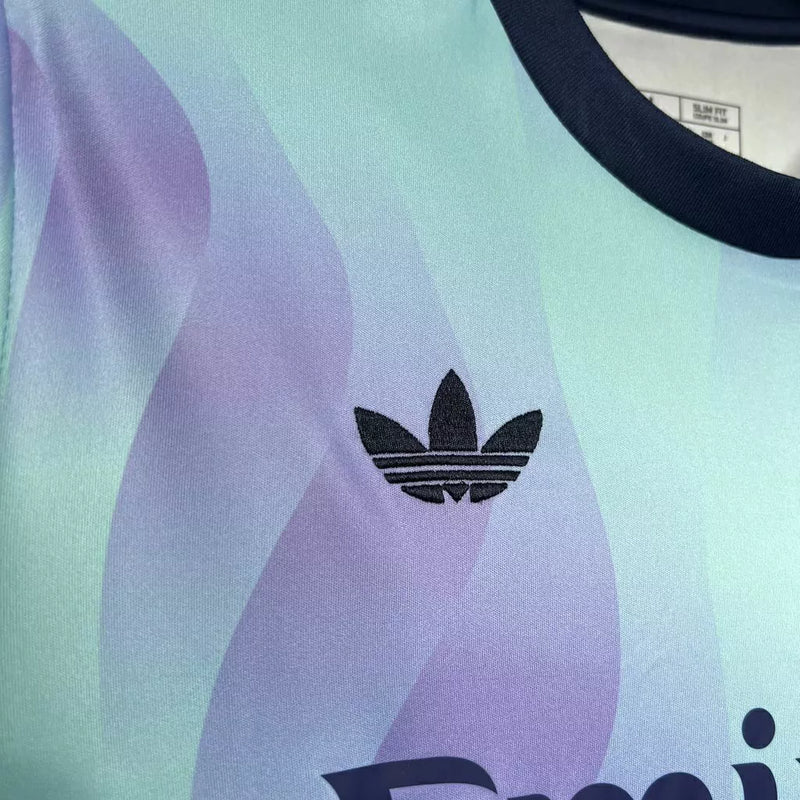 Camisa Arsenal Third III 2024/25 Adidas Torcedor Masculina, cor vibrante, escudo do Arsenal em destaque, tecido leve e respirável, gola e punhos com acabamento diferenciado, modelo infantil"