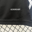 Camisa Arsenal Away 2024/25 Adidas Torcedor Masculina - modelo preto, uniforme de visitante dos Gunners, design moderno com escudo do clube e logo Adidas em destaque.