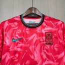 Camisa Coreia do Sul Home 2024/25 Masculina para torcedor, vermelha com detalhes em branco, modelo oficial da seleção sul-coreana, ideal para fãs da Coreia do Sul"