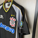 Camisa retrô do Corinthians 1999 preta com patrocínio Batavo e escudo bordado com três estrelas
