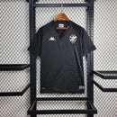 Camisa Vasco da Gama Goleiro 2024/25 Kappa Torcedor Masculina preta, manga longa, com escudo do clube e detalhes em contraste, ideal para treino e jogos de futebol.