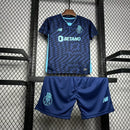"Kit Infantil FC Porto Third III 2024/25 New Balance completo com camisa, shorts e meias, oficial, escudo do clube em destaque, design moderno e confortável para crianças de 3 a 13 anos"