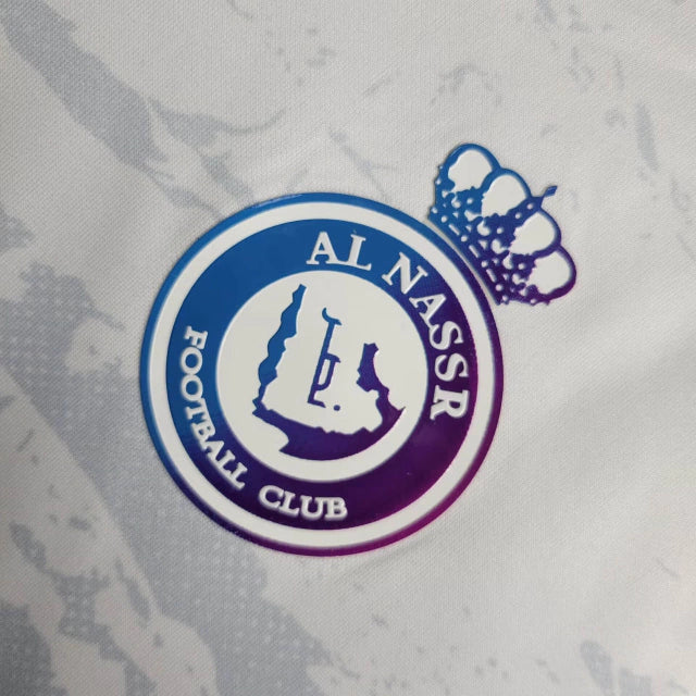 Camisa Al-Nassr Third (3) 2023/24 Nike Torcedor Manga Longa Masculina na cor preta com detalhes dourados, escudo do clube e logo da Nike em destaque"