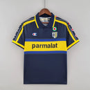 Camisa Parma Third III 1999/00 Retrô Masculina Azul com escudo bordado, design clássico e visual autêntico inspirado na terceira camisa do clube italiano.”