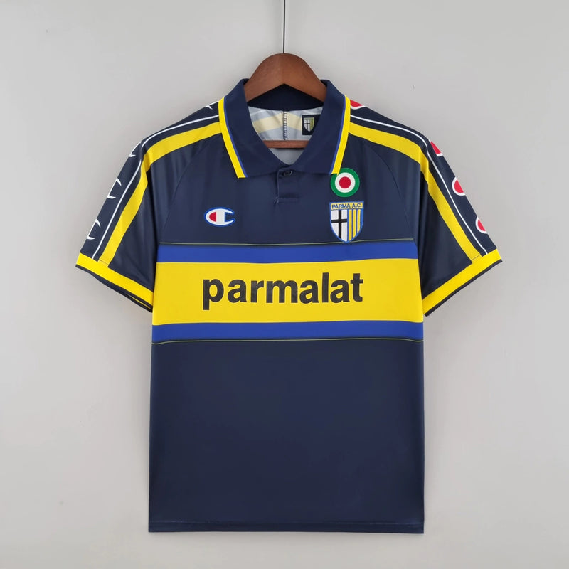 Camisa Parma Third III 1999/00 Retrô Masculina Azul com escudo bordado, design clássico e visual autêntico inspirado na terceira camisa do clube italiano.”