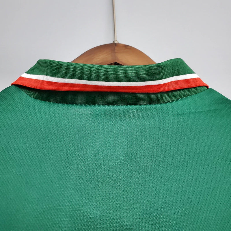 Camisa Marrocos Home I 1998/99 Puma Retrô Masculina verde, modelo clássico dos Leões do Atlas dos anos 90, design nostálgico e histórico para colecionadores e fãs de futebol retrôCamisa Marrocos Retrô
Camisa Marrocos 1998/99
Camisa Puma Marrocos antiga
Camisa Marrocos verde retrô
Camisa Marrocos Home 1998
Camisa retrô masculina Marrocos
Camisa de futebol retrô Marrocos
Camisa clássica Marrocos 1999
Camisa Leões do Atlas retrô