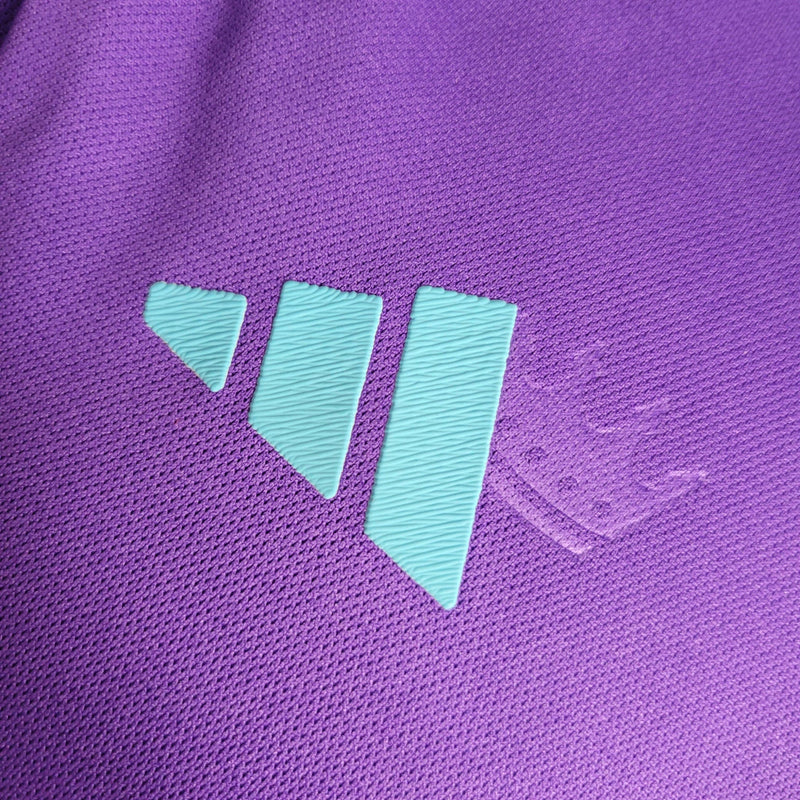 Camisa Charlotte FC Away II 2023/24 Adidas Jogador Masculina Roxa, versão player issue, MLS, escudo em silicone, tecnologia HEAT.RDY, Waze Mix"