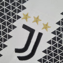 Camisa Juventus Home I 2022/23 Adidas Torcedor Masculina - Branca e Preta