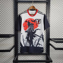 Camisa Japão Concept Samurai 2022/23 Adidas Torcedor Masculina branca, design inspirado nos guerreiros samurais, uniforme conceitual da seleção japonesa de futebol com tecnologia AEROREADY, peça cultural e esportiva para colecionadores.