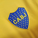 Texto alternativo para imagem:
Camisa Boca Juniors Away (2) 2023/24 Adidas Torcedor Masculina amarela com detalhes em azul, escudo bordado no peito e design oficial da temporada 2023/24.

