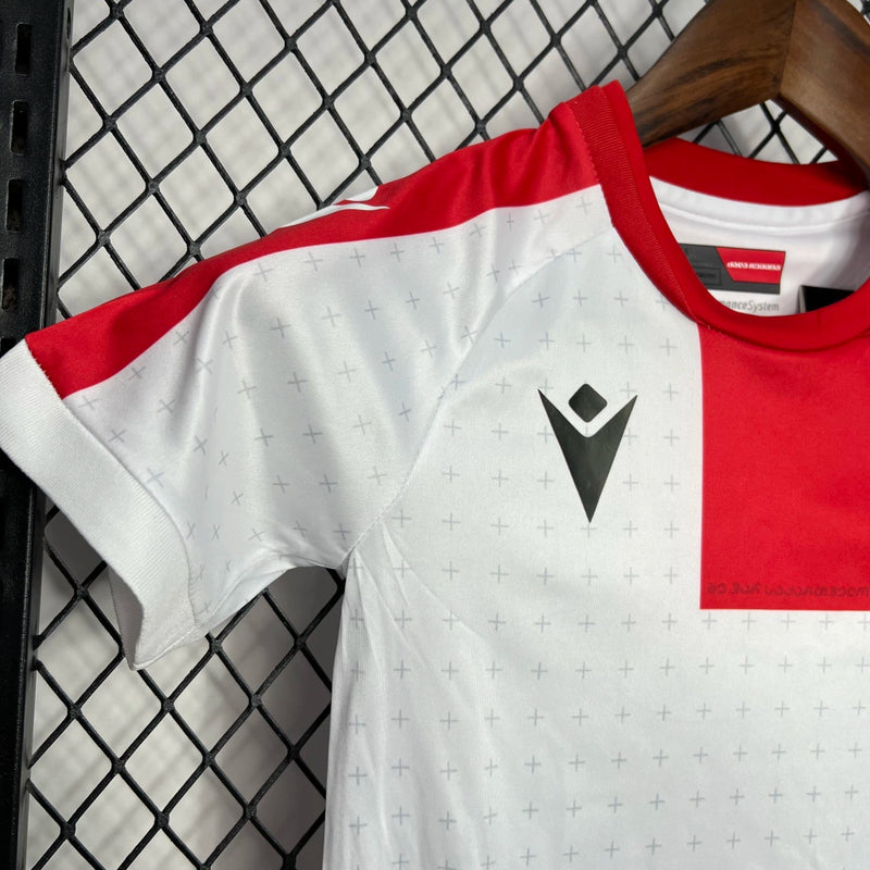 Kit Infantil Geórgia Home I 2024/25 – uniforme infantil com camisa e short, tecido leve e confortável, design clássico da Seleção da Geórgia.