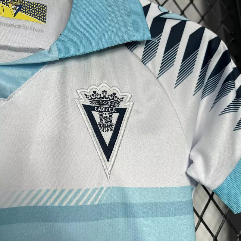 Kit Infantil Cádiz Away II 2024/25 - camisa e short infantil do Cádiz CF, uniforme Away 2024/25, tecido leve e confortável, ideal para pequenos torcedores