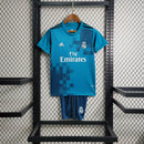 Kit Infantil Real Madrid Retrô Away II 2017/18 Adidas oficial com camisa preta, shorts e meias, escudo do Real Madrid em destaque, design clássico e confortável para crianças de 3 a 13 anos"