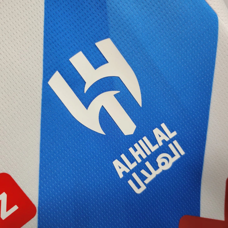Camisa Al-Hilal Away (2) 2023/24 Puma Torcedor Masculina com escudo oficial bordado e logo da Puma, modelo de visitante do clube de futebol saudita.