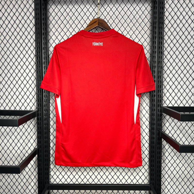 Camisa Turquia Away II 2024/25 Nike masculina vermelha com detalhes brancos, gola careca e tecido leve respirável para torcedores"
