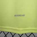 Kit Infantil Real Madrid Goleiro 2025/26 Adidas Amarelo, camiseta e shorts oficiais, disponível para crianças de 3-4 a 12-13 anos, confortável e ideal para pequenos goleiros e torcedores mirins."