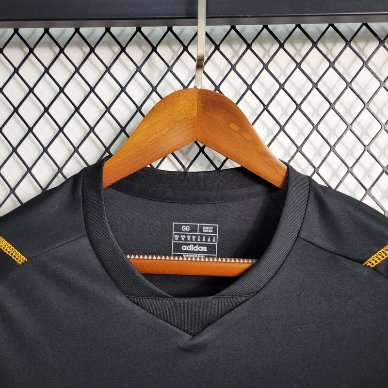 Camisa Internacional Treino 23/24 Torcedor Adidas - Preta e Laranja