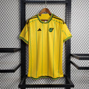 Camisa Jamaica Home I 2023/24 Adidas Torcedor Masculina amarela, uniforme principal da seleção jamaicana, detalhes em verde e preto, tecido leve e respirável, corte masculino."
camisa Jamaica Home 2023/24 amarela
camisa Adidas Jamaica torcedor masculina
uniforme principal seleção Jamaica
camisa Reggae Boyz 2023/24