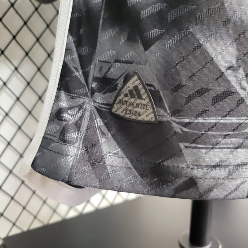 Camisa Ajax Third (3) 2023/24 Adidas Jogador Masculina original, versão player issue com tecnologia HEAT.RDY, cor preta com detalhes exclusivos, escudo Ajax em termotransfer e design moderno para colecionadores e torcedores."