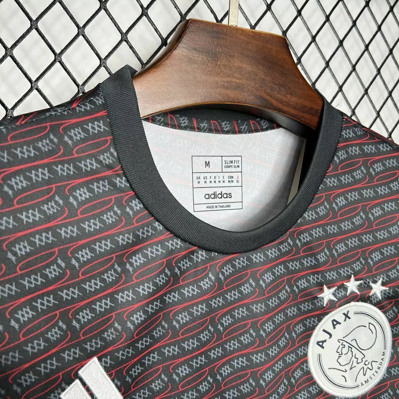 Camisa Ajax Pré-Jogo 2024/25 Adidas Torcedor Masculina oficial, design exclusivo usado no aquecimento, poliéster com tecnologia AEROREADY, produto licenciado para torcedores e colecionadores