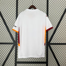 Camisa Galatasaray Away II 2024/25 Puma Torcedor Masculina Branca com detalhes em laranja e vermelho, escudo do clube, design moderno e confortável para torcedores apaixonados