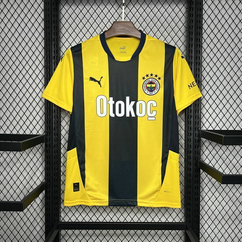Camisa Fenerbahçe Home I 2024/25 Puma masculina em amarelo vibrante com escudo bordado, logo Puma e tecido respirável dryCELL, ideal para torcer ou treinar com conforto e estilo."